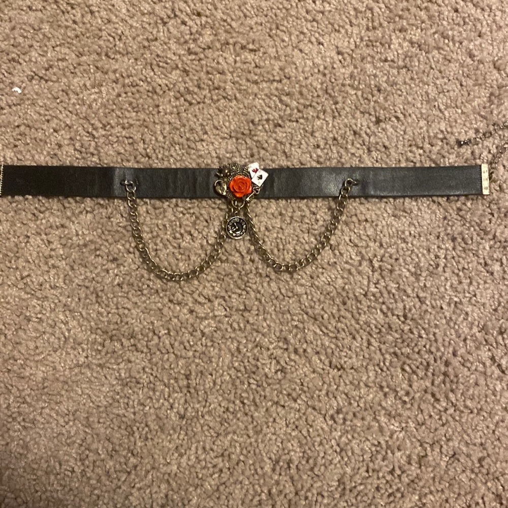 Alice in wonderland choker